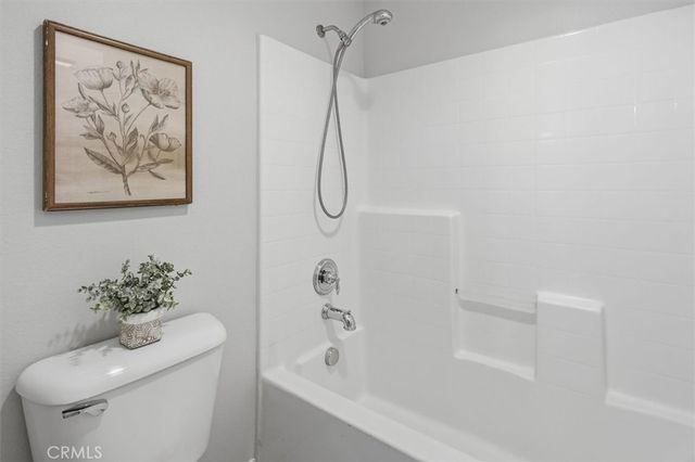 19345 Laroda Lane, Saugus, CA 91350