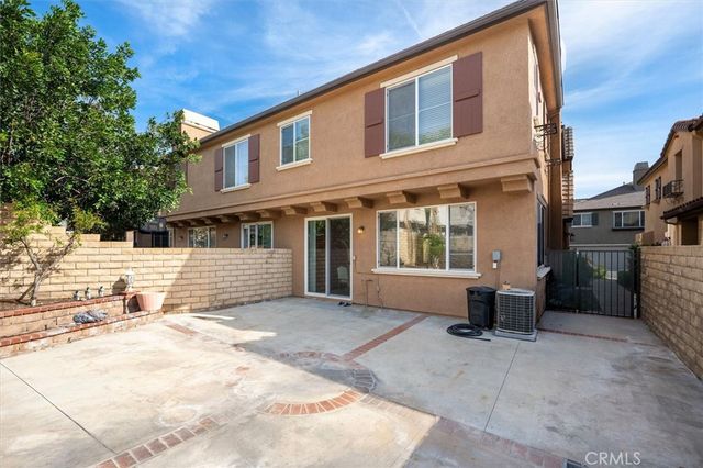 19345 Laroda Lane, Saugus, CA 91350