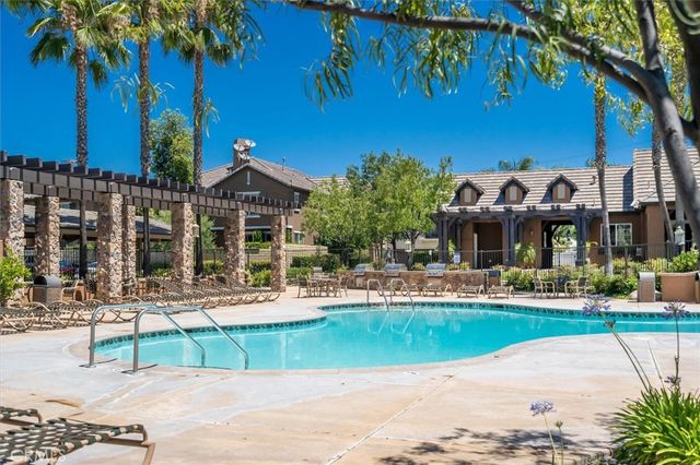 19345 Laroda Lane, Saugus, CA 91350