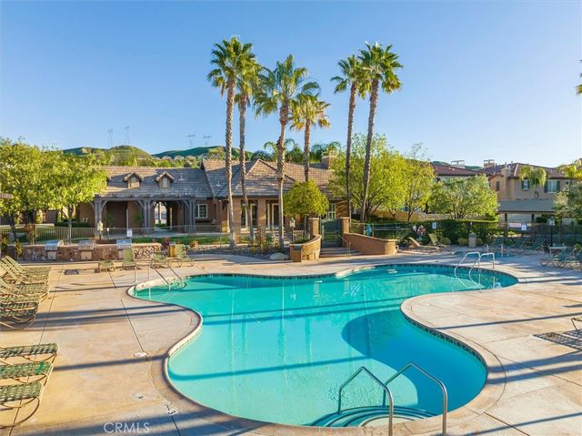 19345 Laroda Lane, Saugus, CA 91350