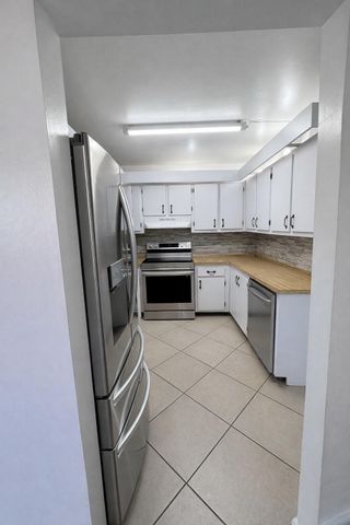 4581 Holly Lake Drive, Lake Worth, FL 33463