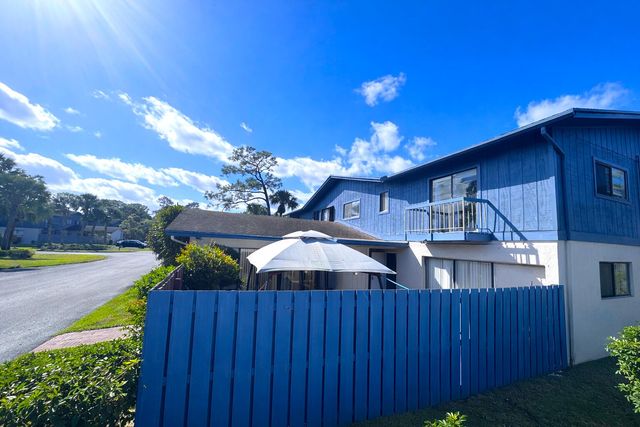 4581 Holly Lake Drive, Lake Worth, FL 33463