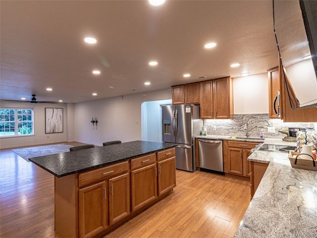 12188 Bedrock Lane, Bentonville, AR 72712