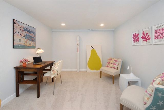 51 Staffordshire Ln 51, Concord, MA 01742