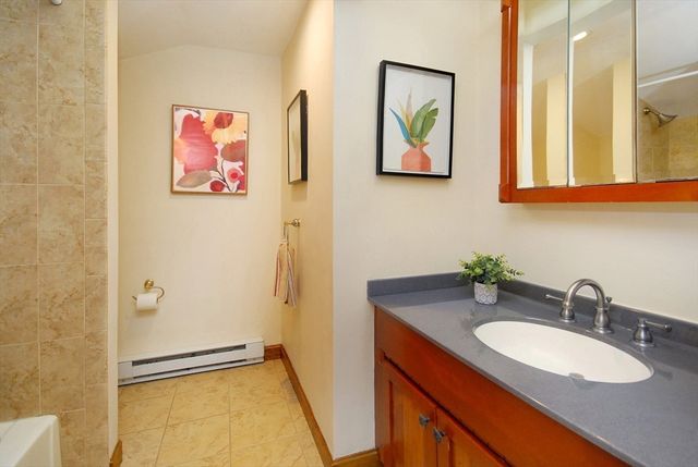 51 Staffordshire Ln 51, Concord, MA 01742