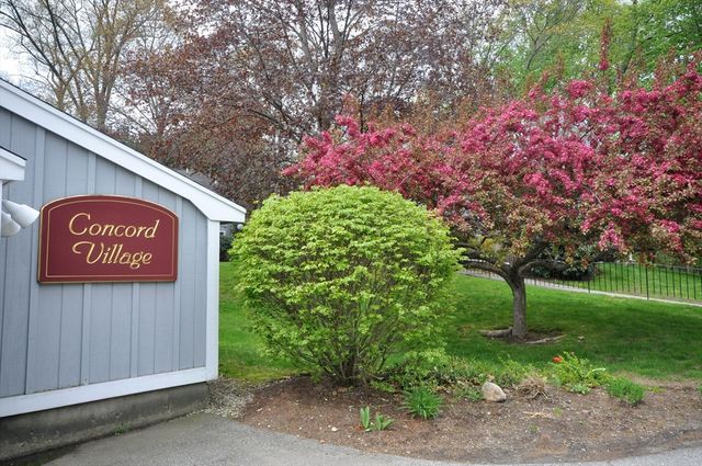 51 Staffordshire Ln 51, Concord, MA 01742
