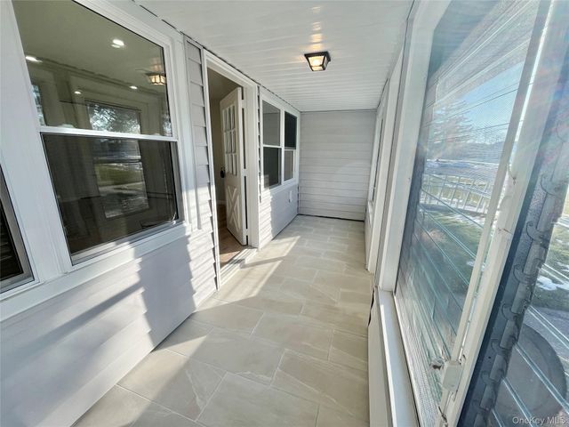 42 Trent Ct D, Ridge, NY 11961