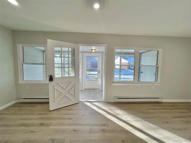 42 Trent Ct D, Ridge, NY 11961