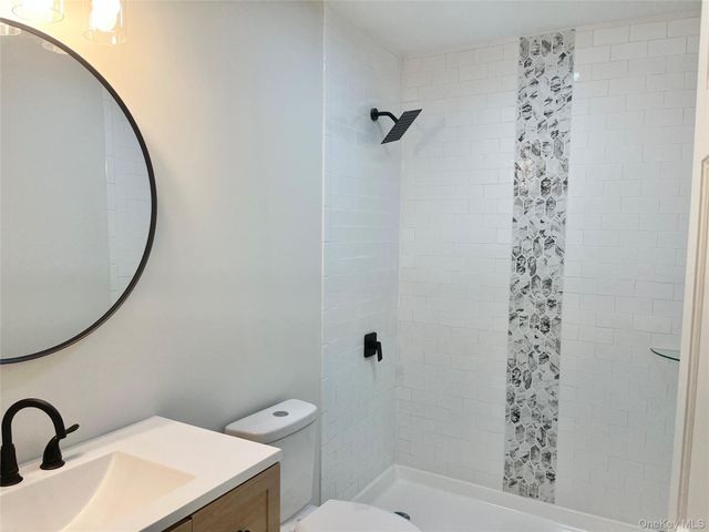 42 Trent Ct D, Ridge, NY 11961