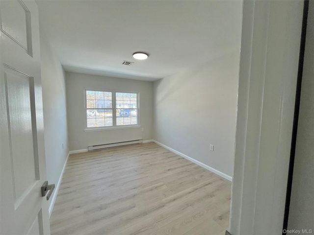 42 Trent Ct D, Ridge, NY 11961