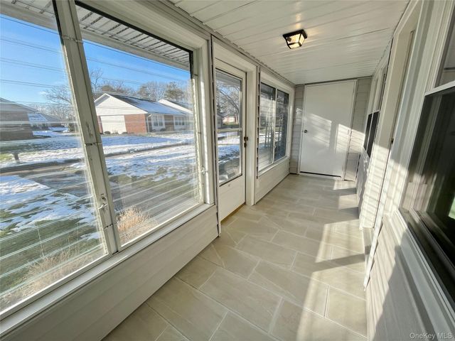 42 Trent Ct D, Ridge, NY 11961