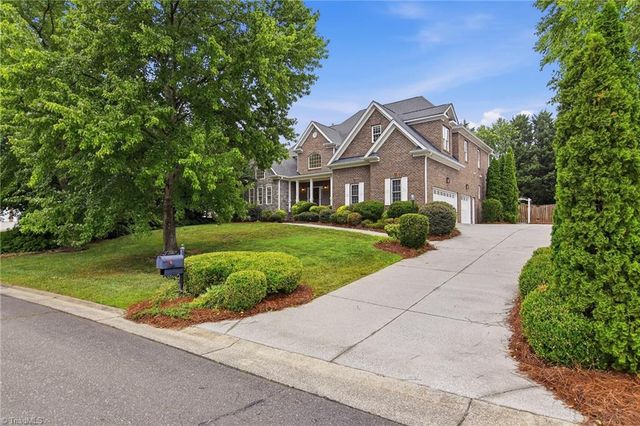 138 Montauk Court, Clemmons, NC 27012