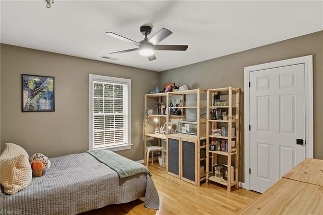 138 Montauk Court, Clemmons, NC 27012