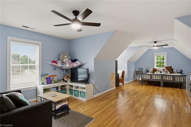 138 Montauk Court, Clemmons, NC 27012