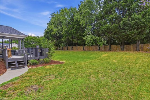 138 Montauk Court, Clemmons, NC 27012
