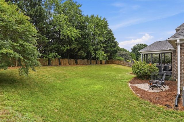 138 Montauk Court, Clemmons, NC 27012
