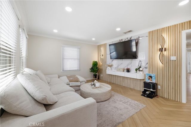 4809 Falcon Avenue, Long Beach, CA 90807