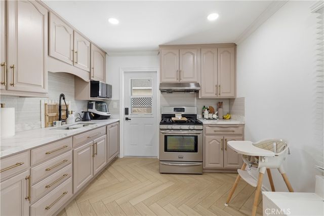 4809 Falcon Avenue, Long Beach, CA 90807