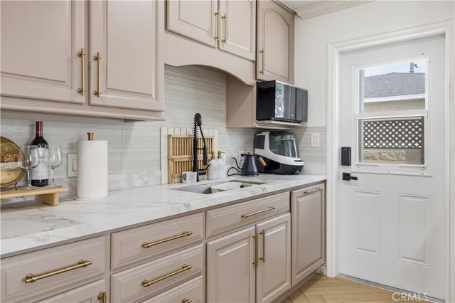 4809 Falcon Avenue, Long Beach, CA 90807