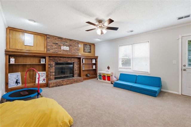 1240 E Sleepy Hollow Drive, Olathe, KS 66062