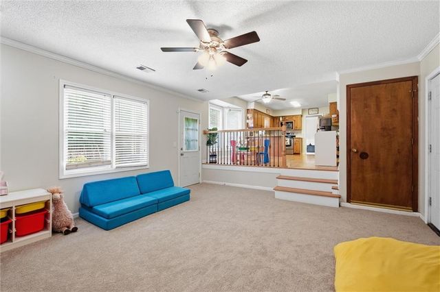 1240 E Sleepy Hollow Drive, Olathe, KS 66062