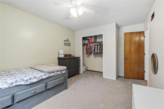 1240 E Sleepy Hollow Drive, Olathe, KS 66062