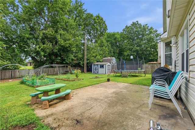 1240 E Sleepy Hollow Drive, Olathe, KS 66062