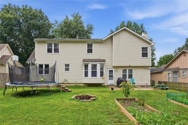 1240 E Sleepy Hollow Drive, Olathe, KS 66062