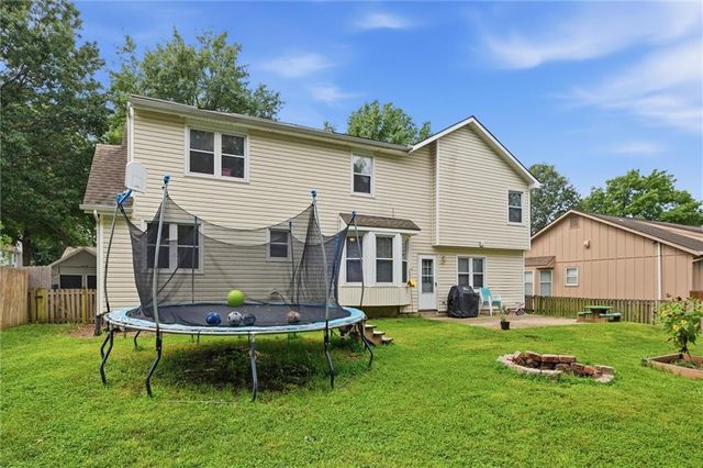 1240 E Sleepy Hollow Drive, Olathe, KS 66062