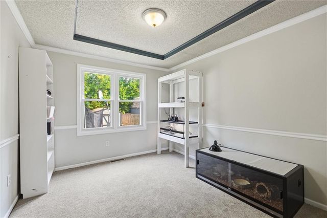 1240 E Sleepy Hollow Drive, Olathe, KS 66062