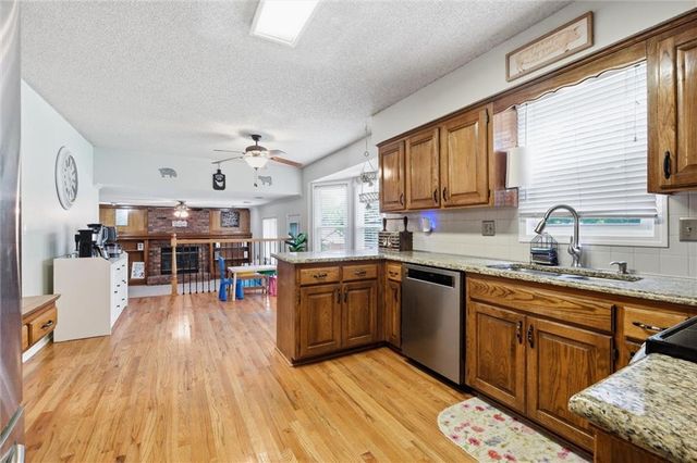 1240 E Sleepy Hollow Drive, Olathe, KS 66062