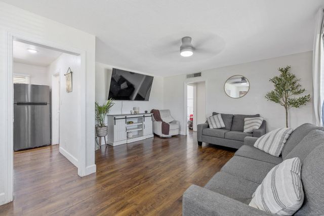 723 N Lourae Avenue, Reedley, CA 93654