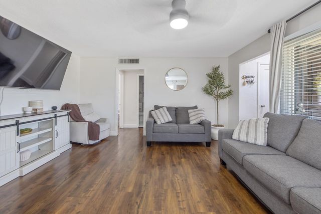 723 N Lourae Avenue, Reedley, CA 93654