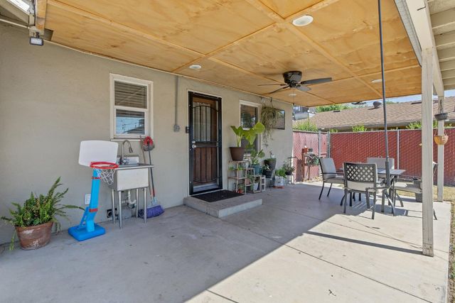723 N Lourae Avenue, Reedley, CA 93654