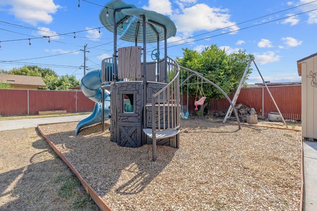 723 N Lourae Avenue, Reedley, CA 93654