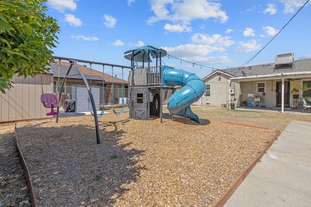 723 N Lourae Avenue, Reedley, CA 93654