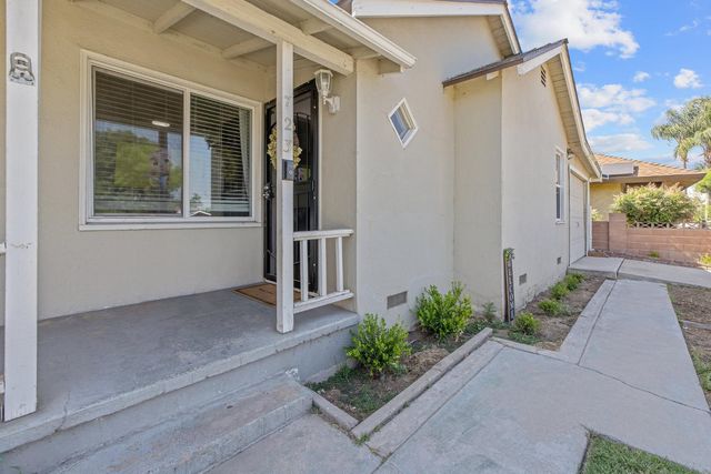 723 N Lourae Avenue, Reedley, CA 93654