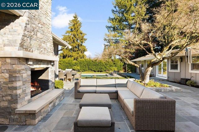 586 Bradford Pl, Danville, CA 94526