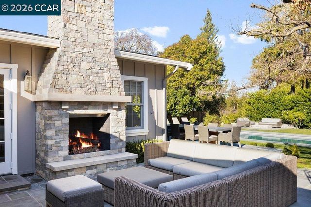 586 Bradford Pl, Danville, CA 94526