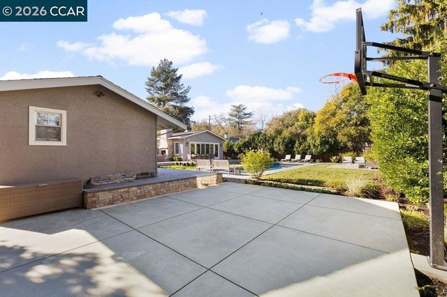 586 Bradford Pl, Danville, CA 94526