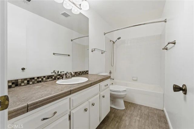 3329 W Avenue J3, Lancaster, CA 93536