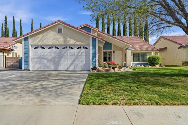 3329 W Avenue J3, Lancaster, CA 93536