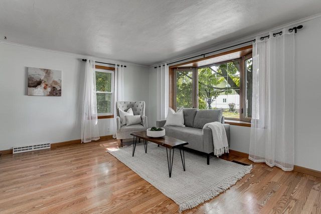 326 S SUMMIT STREET, Appleton, WI 54914