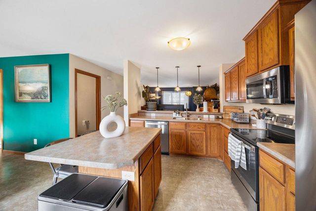 552 Apollo Way, Madison, WI 53718