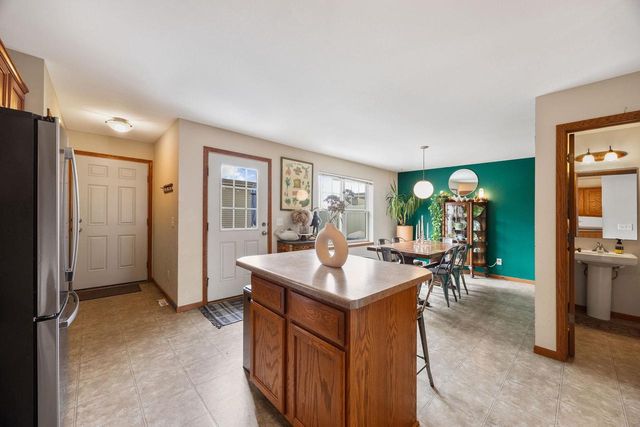 552 Apollo Way, Madison, WI 53718