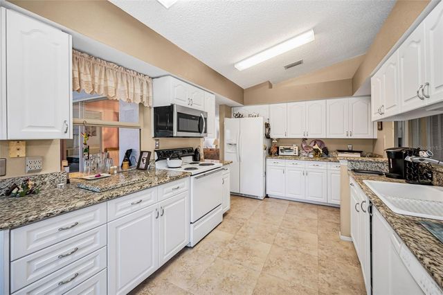 9625 OAKWOOD HILLS COURT, New Port Richey, FL 34655