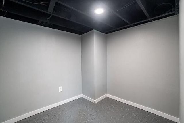 7719 W Fiebrantz AVENUE, Milwaukee, WI 53222