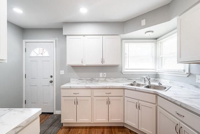 7719 W Fiebrantz AVENUE, Milwaukee, WI 53222