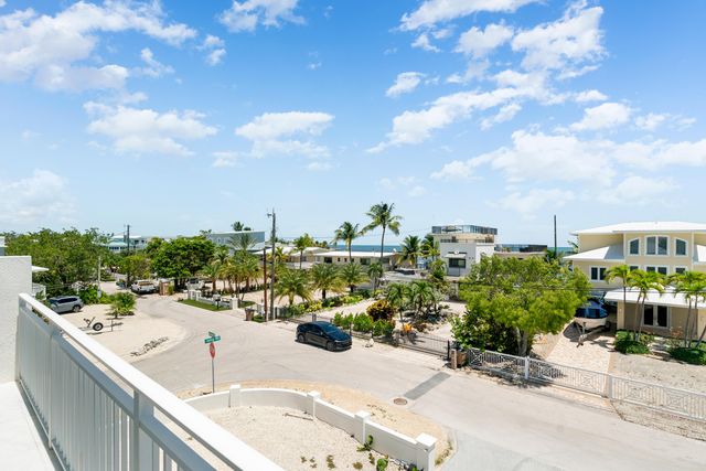 154 Dubonnet Road, Key Largo, FL 33037