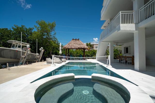 154 Dubonnet Road, Key Largo, FL 33037